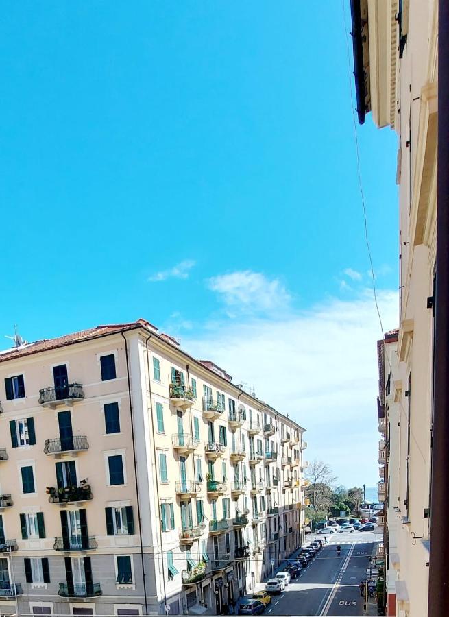 Ca' Mariuccia. Appartamento A Un Passo Dal Mare Savona Zewnętrze zdjęcie